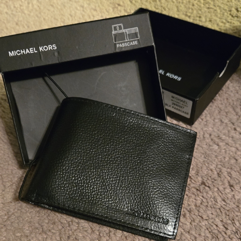 NWT Black Michael Kors Passcase Wallet